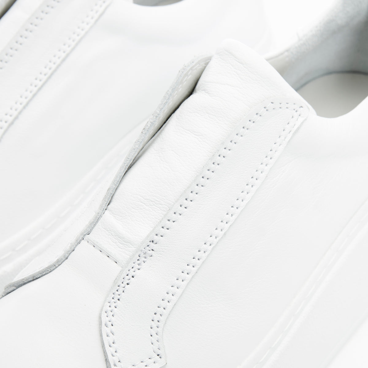 Axell - White Leather – B.SOLEFUL